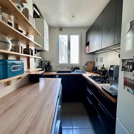 Appartement Bastille - Bright Haussmann-style 3-bedroom With Balcony Parijs