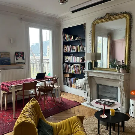 Bastille - Bright Haussmann-style 3-bedroom With Balcony Appartement *