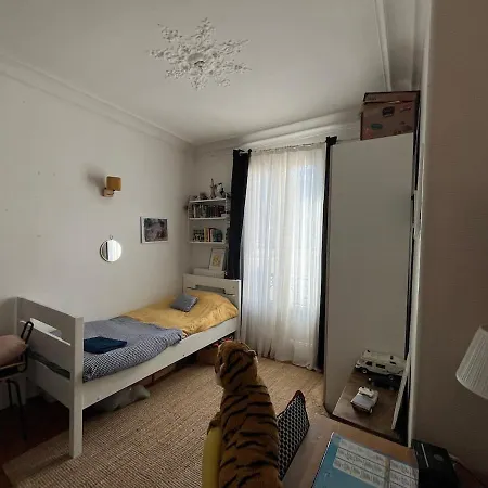 Bastille - Bright Haussmann-style 3-bedroom With Balcony *