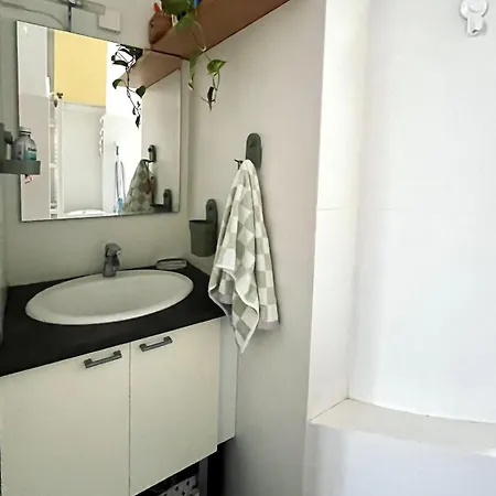 Bastille - Bright Haussmann-style 3-bedroom With Balcony Appartement *